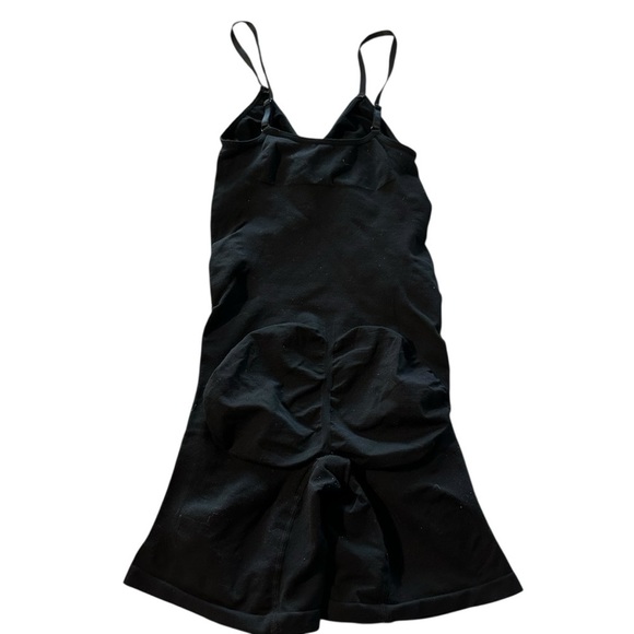 Black Shapewear Bodysuit - Picture 2 of 3